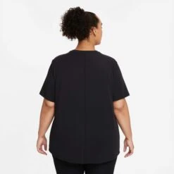Nike | Women's Dri-FIT ONE Standard Fit Short-Sleeve Top (Plus Size) 7 Nike | Women's Dri-FIT ONE Standard Fit Short-Sleeve Top (Plus Size) -Run4It Shop DD0618 010 W Nike OneLuxeDFSSSTDTop back 915a141d 4618 4607 b93b 7b68d0a4d053