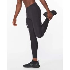 2XU | Men's Aero Vent Compression Tights -Run4It Shop MA6529bBLKSRF M 2xu aeroventcomptight modelside