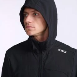 2XU | Men's Aero Jacket - Black -Run4It Shop MR6858aBLKSRF M 2XU AeroJacket hood