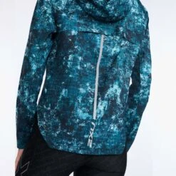 2XU | Women's Aero Jacket - Trailscape Blue 9 2XU | Women's Aero Jacket - Trailscape Blue -Run4It Shop WR6859aWTBSRF W 2XU AeroJacket backclose