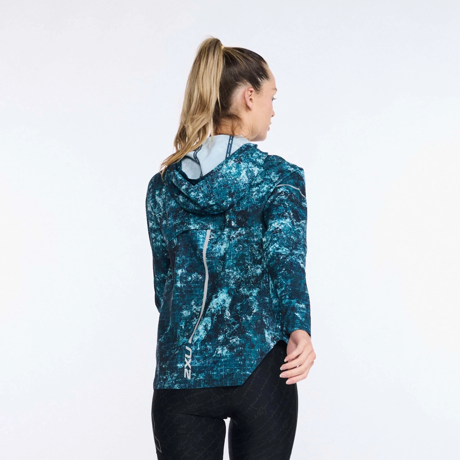 2XU | Women's Aero Jacket - Trailscape Blue 4 2XU | Women's Aero Jacket - Trailscape Blue - Image 2
