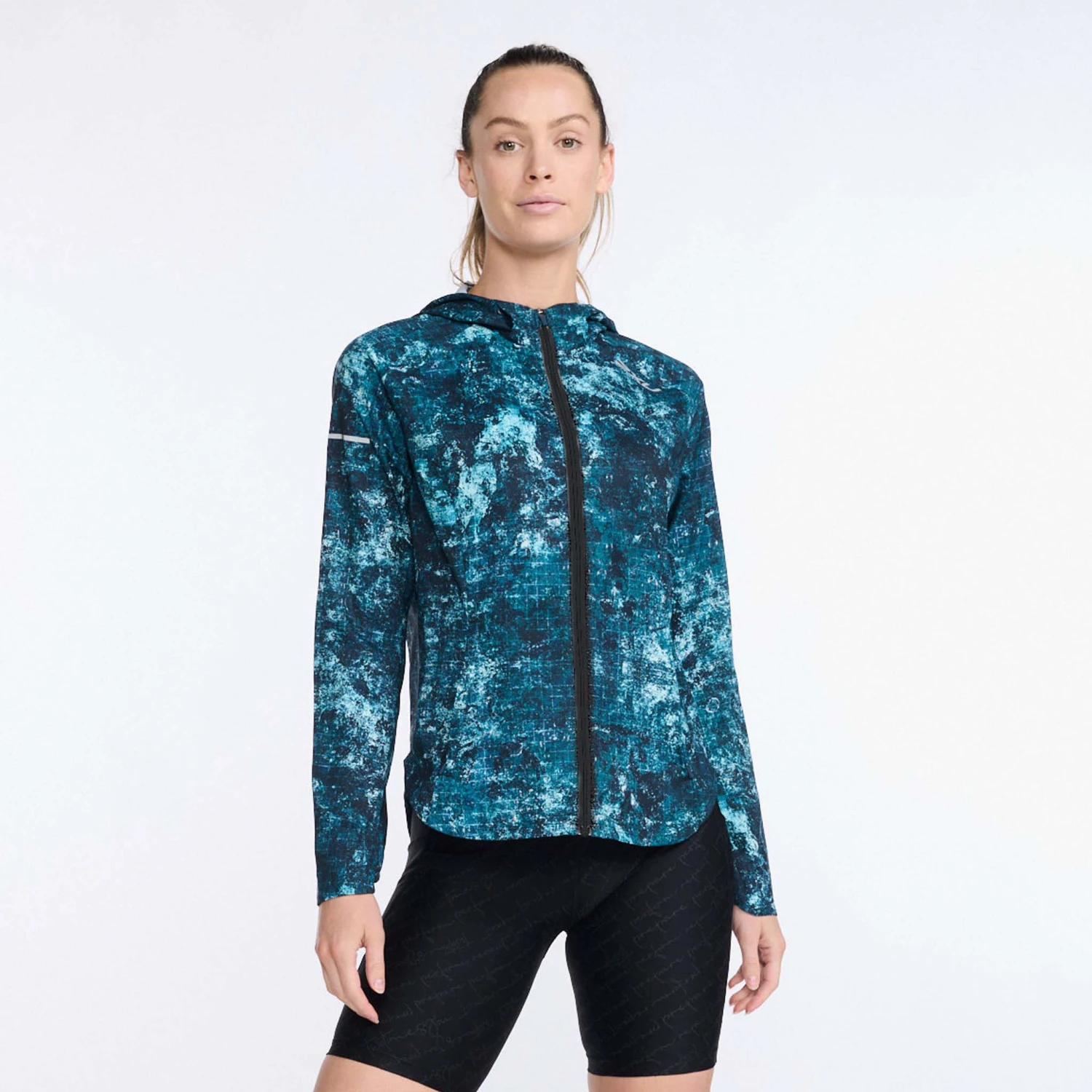 2XU | Women's Aero Jacket - Trailscape Blue 3 2XU | Women's Aero Jacket - Trailscape Blue